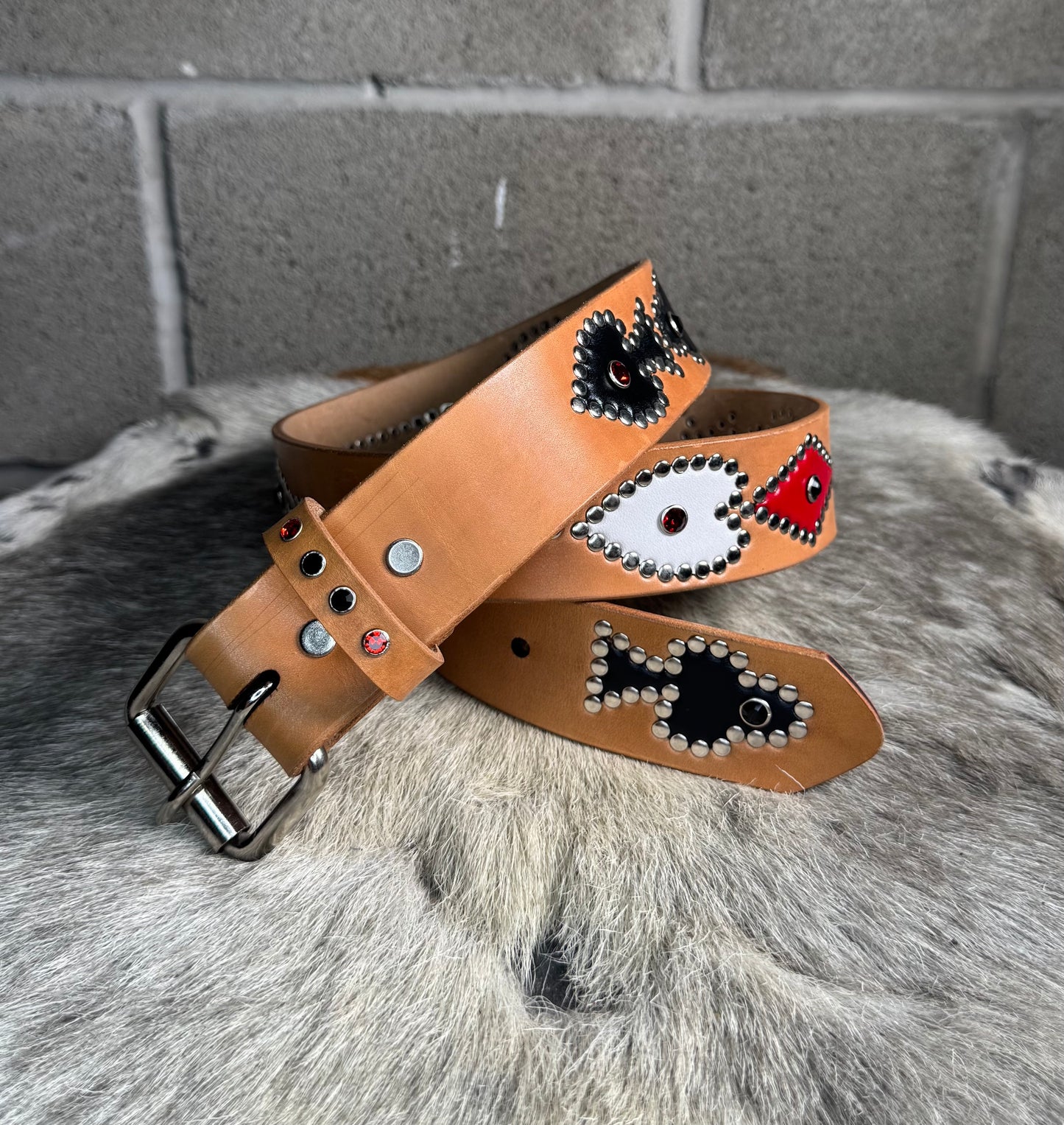 Natural Tan Poker Belt (white/red/black)