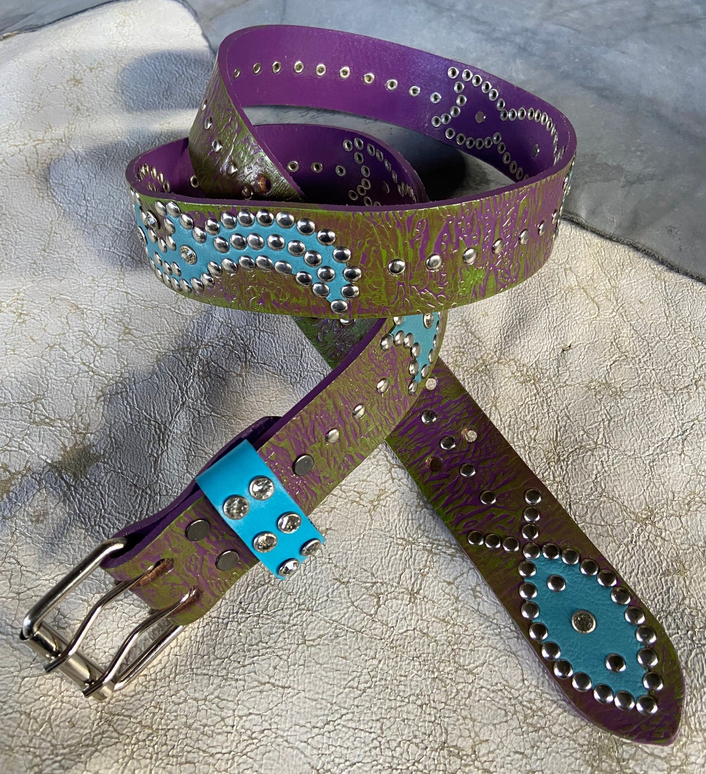 Reptile purple + green Embossed Origins Belt (sky blue)