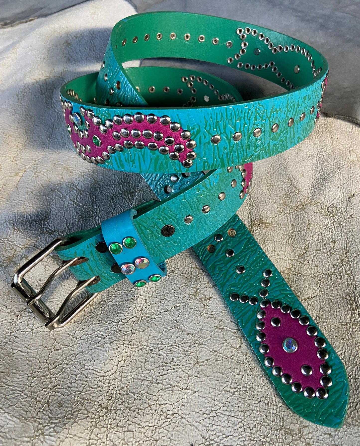 Reptile green + sky blue Embossed Origins Belt (violet)