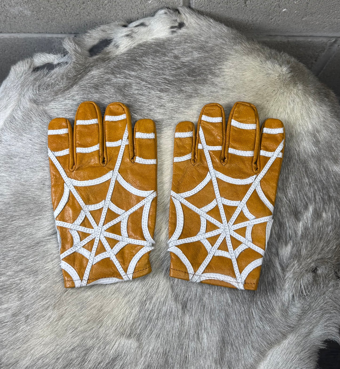 Honey Spider Web Gloves