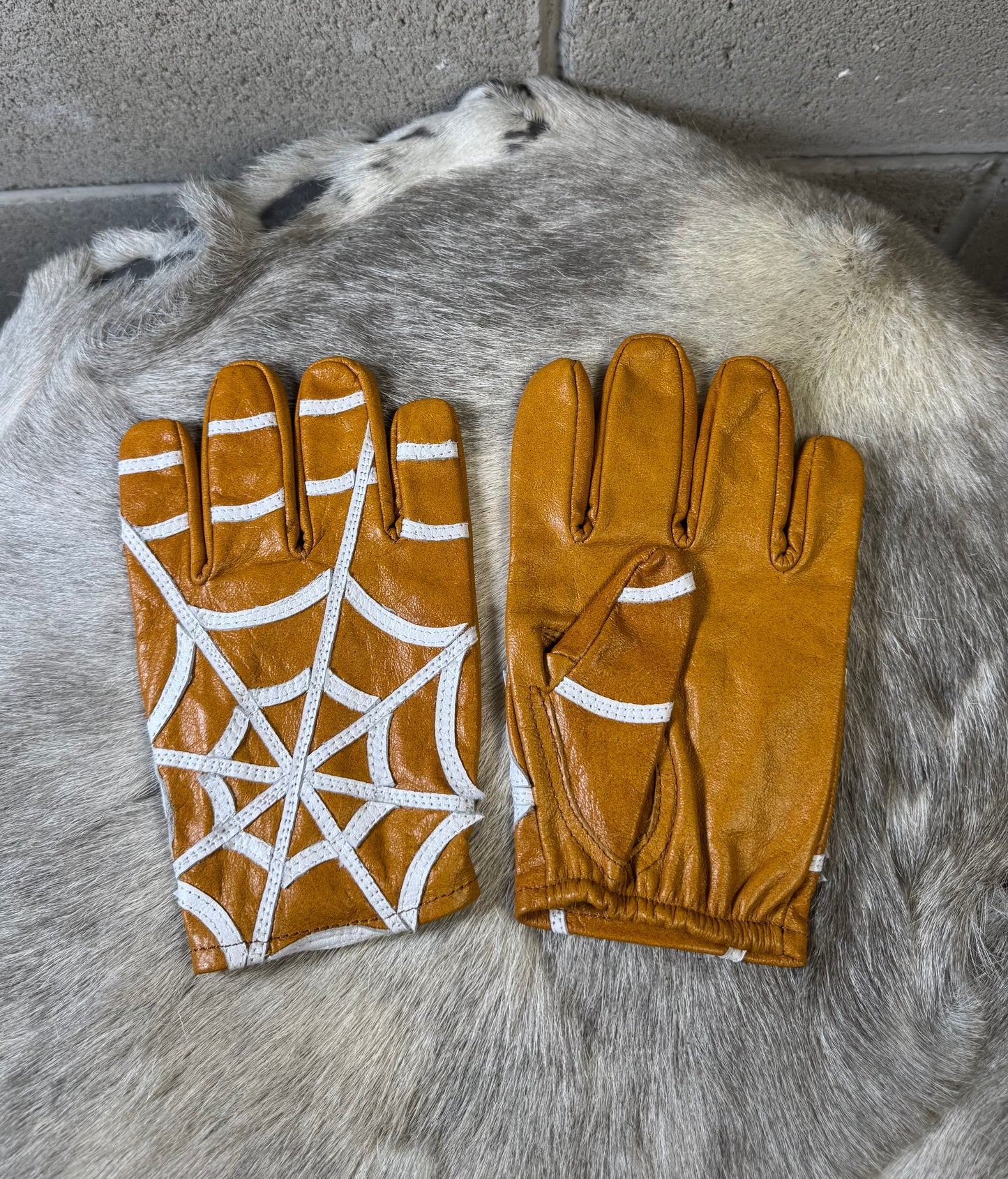 Honey Spider Web Gloves