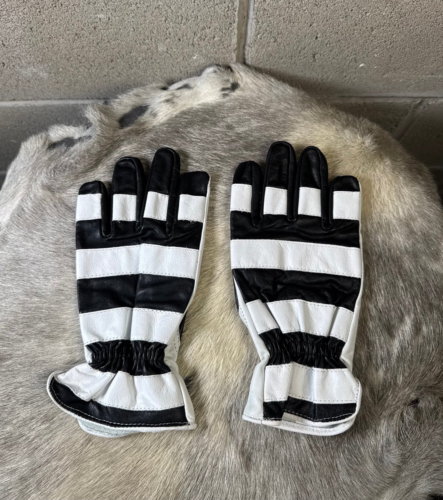 Black & White Stripes Gloves