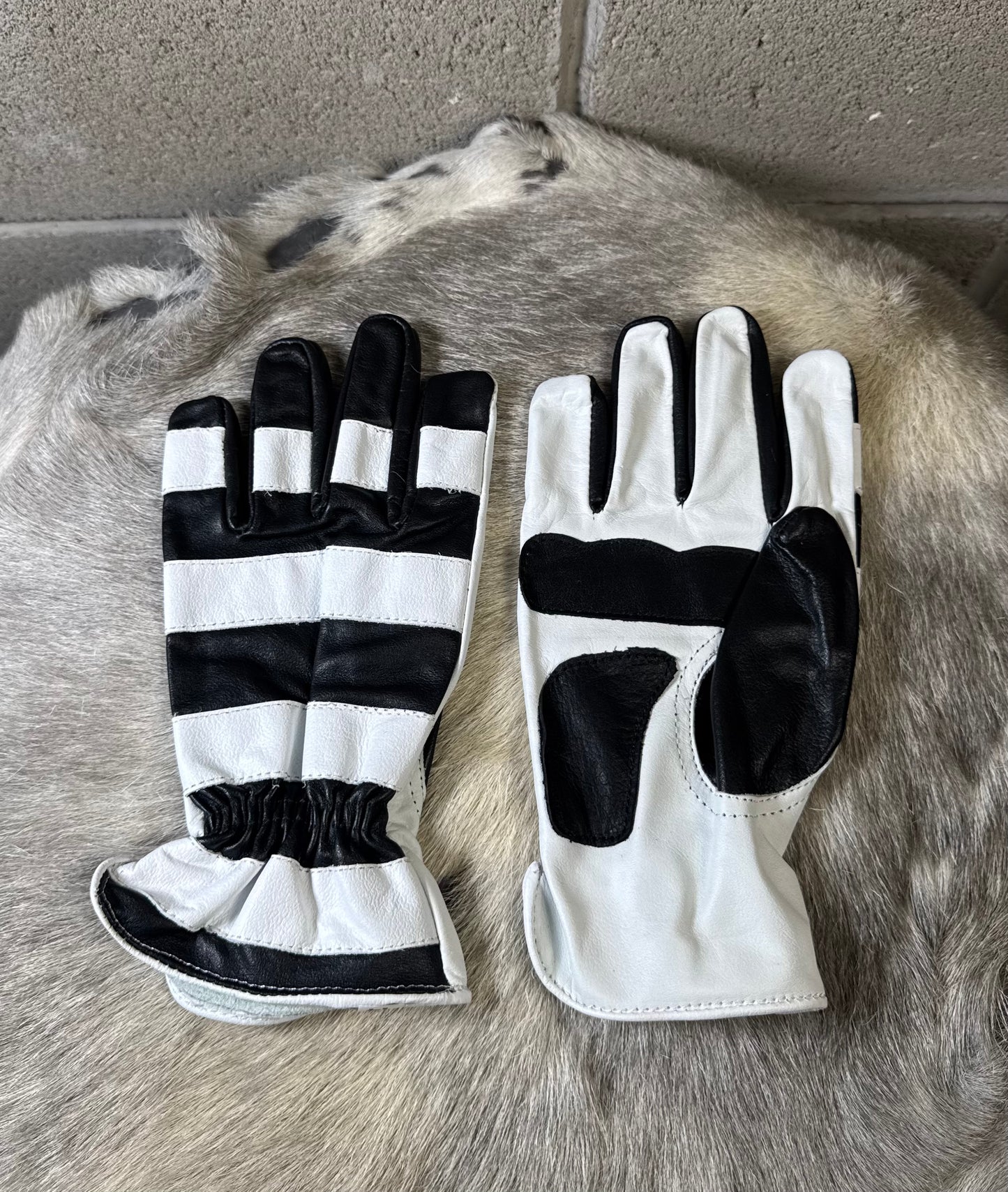 Black & White Stripes Gloves
