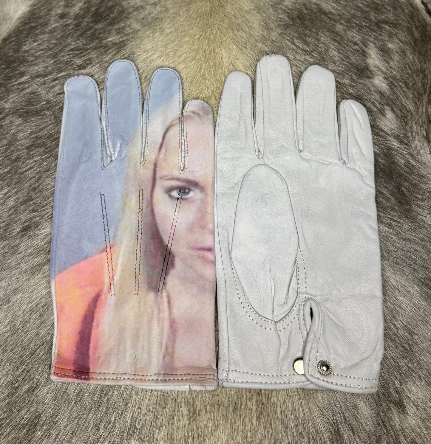 Lindsay Lohan Mug shot Gloves