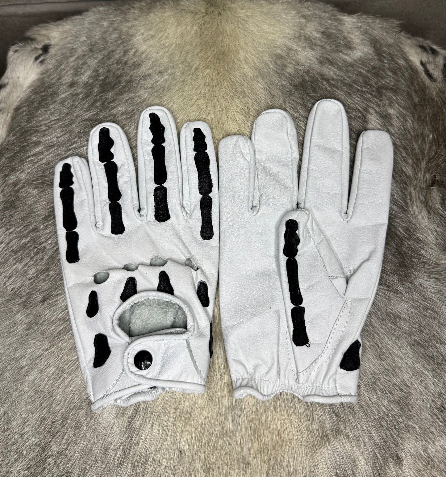 Black & White Skeleton Gloves