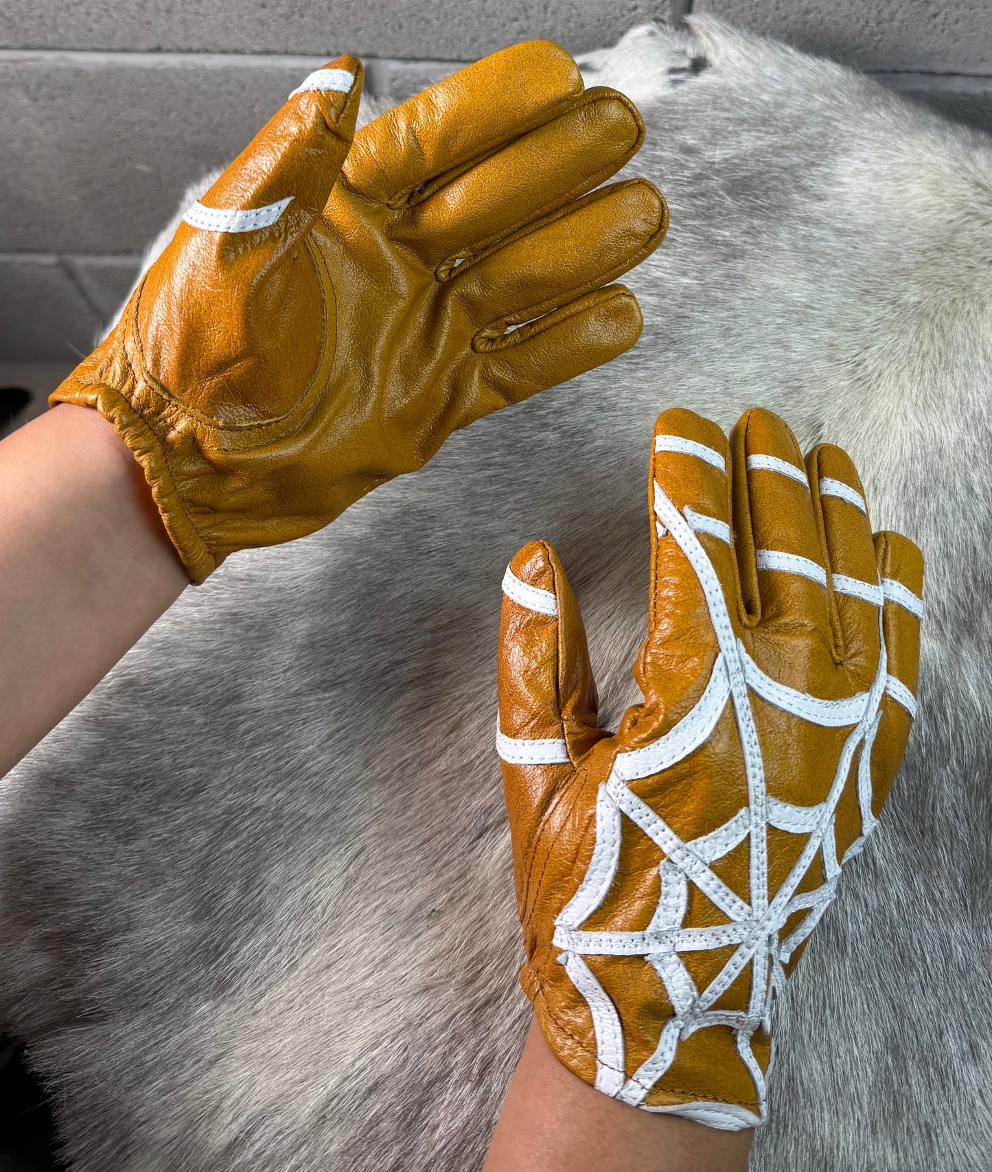 Honey Spider Web Gloves