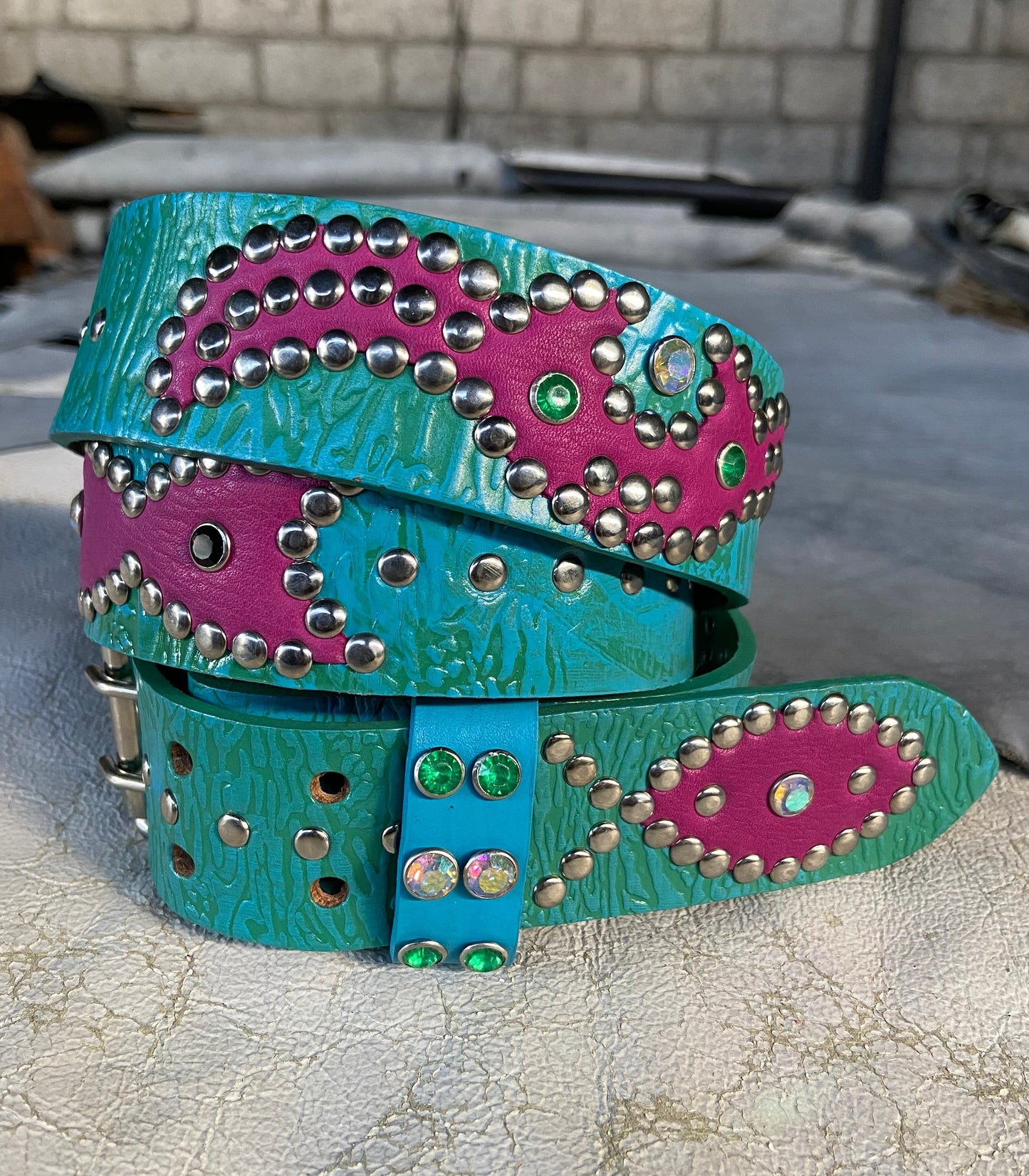 Reptile green + sky blue Embossed Origins Belt (violet)
