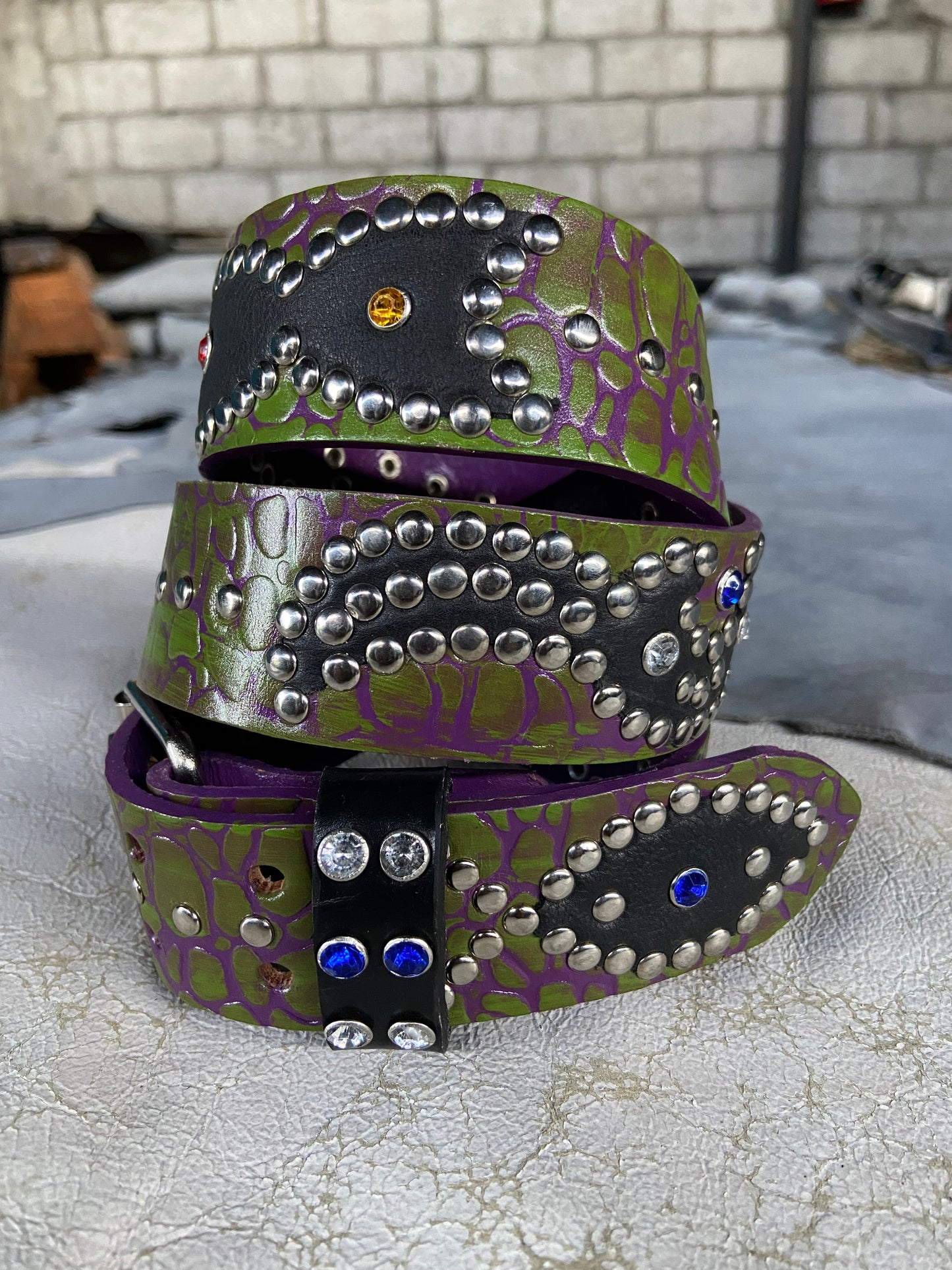 Elephant purple + green Embossed Origins Belt (black)