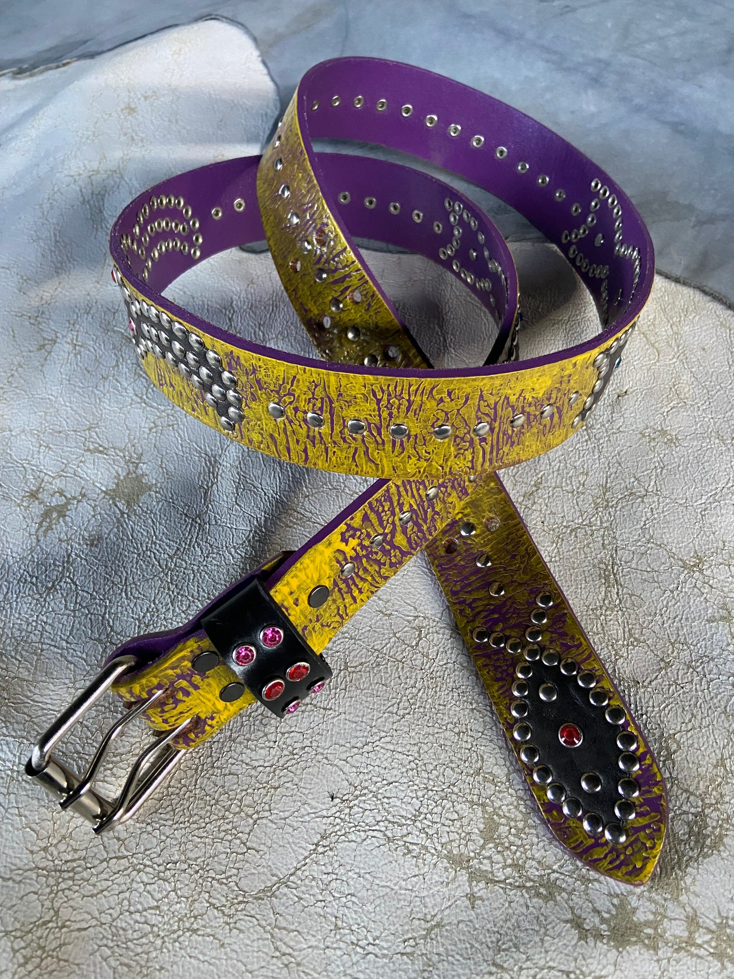 Reptile purple + yellow Embossed Origins Belt (crystalized black)