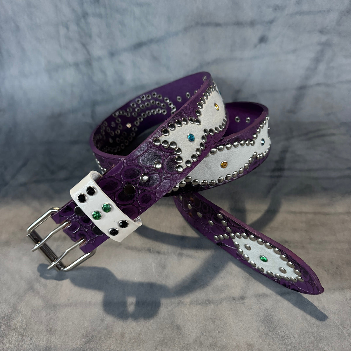 Elephant purple + black Embossed Origins Belt (white)