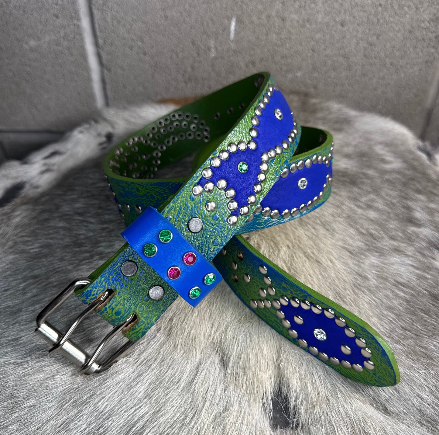 Ostrich green + blue Embossed Origins Belt (blue)