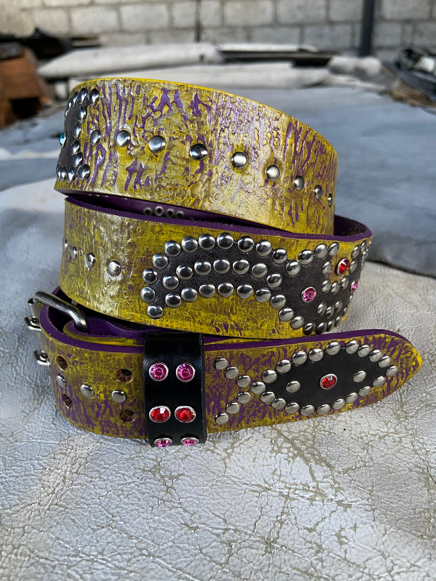 Reptile purple + yellow Embossed Origins Belt (crystalized black)