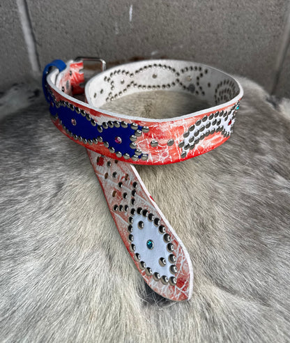 Croc White + Red Embossed Origins Belt (white/blue)