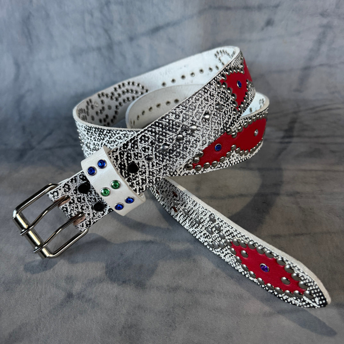 Reptile white + black Embossed Origins Belt (red)
