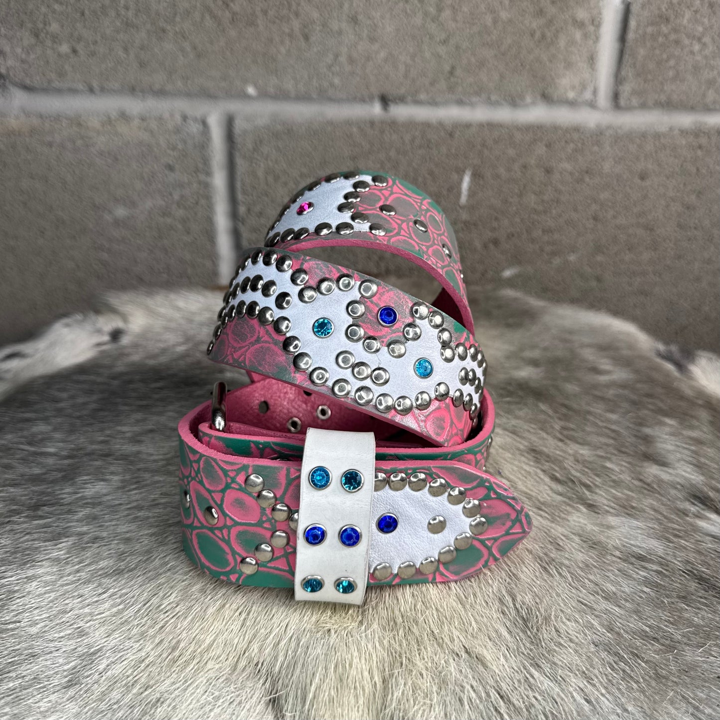 Croc Pink + Turquoise Embossed Origins Belt (white)