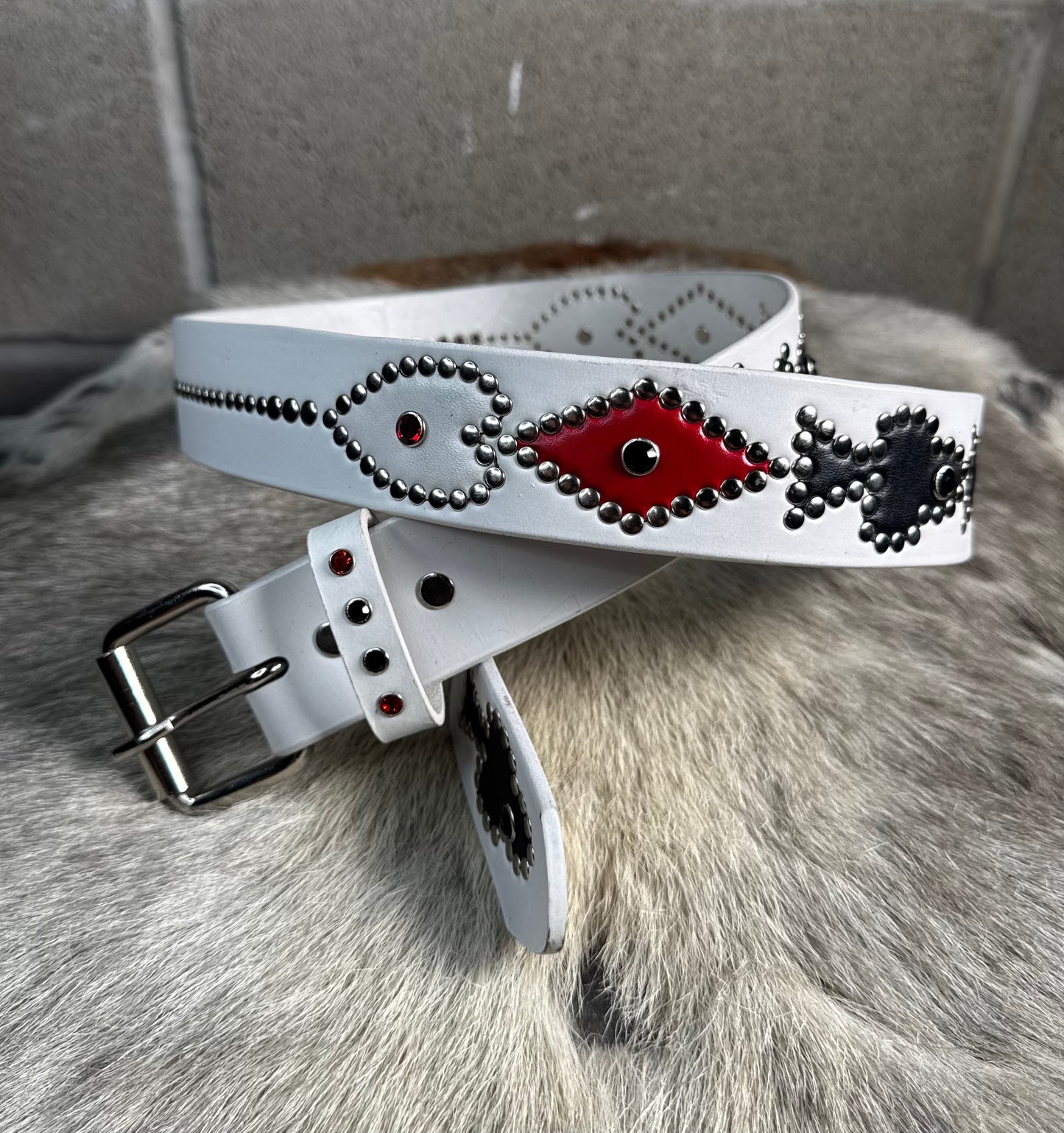 White Poker Belt (white/red/black)