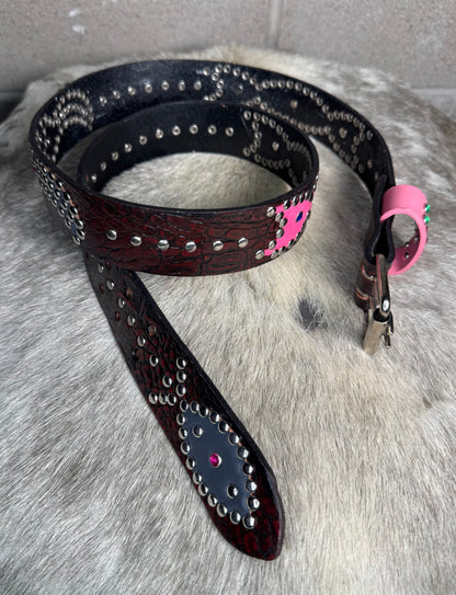 Croc Burgundy+Black Embossed Origins Belt (grey/pink)
