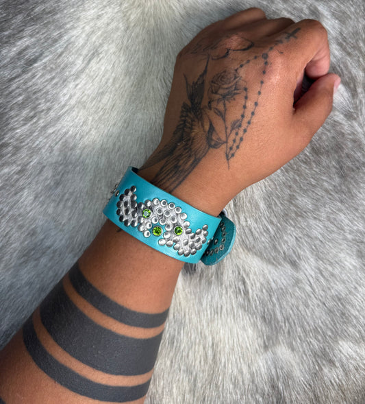 Turquoise origins bracelet (cowhide)