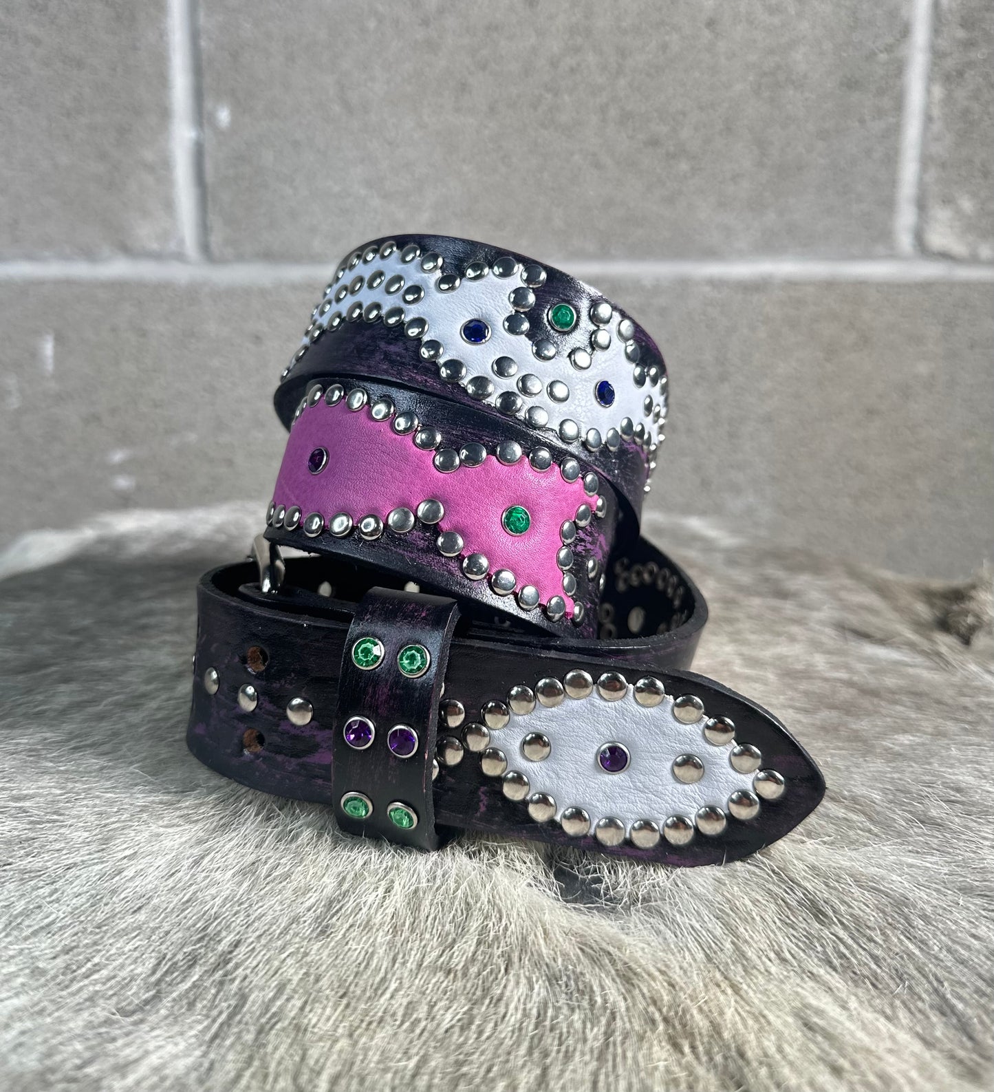 Black+Purple Distressed Origins Belt (white/pink)