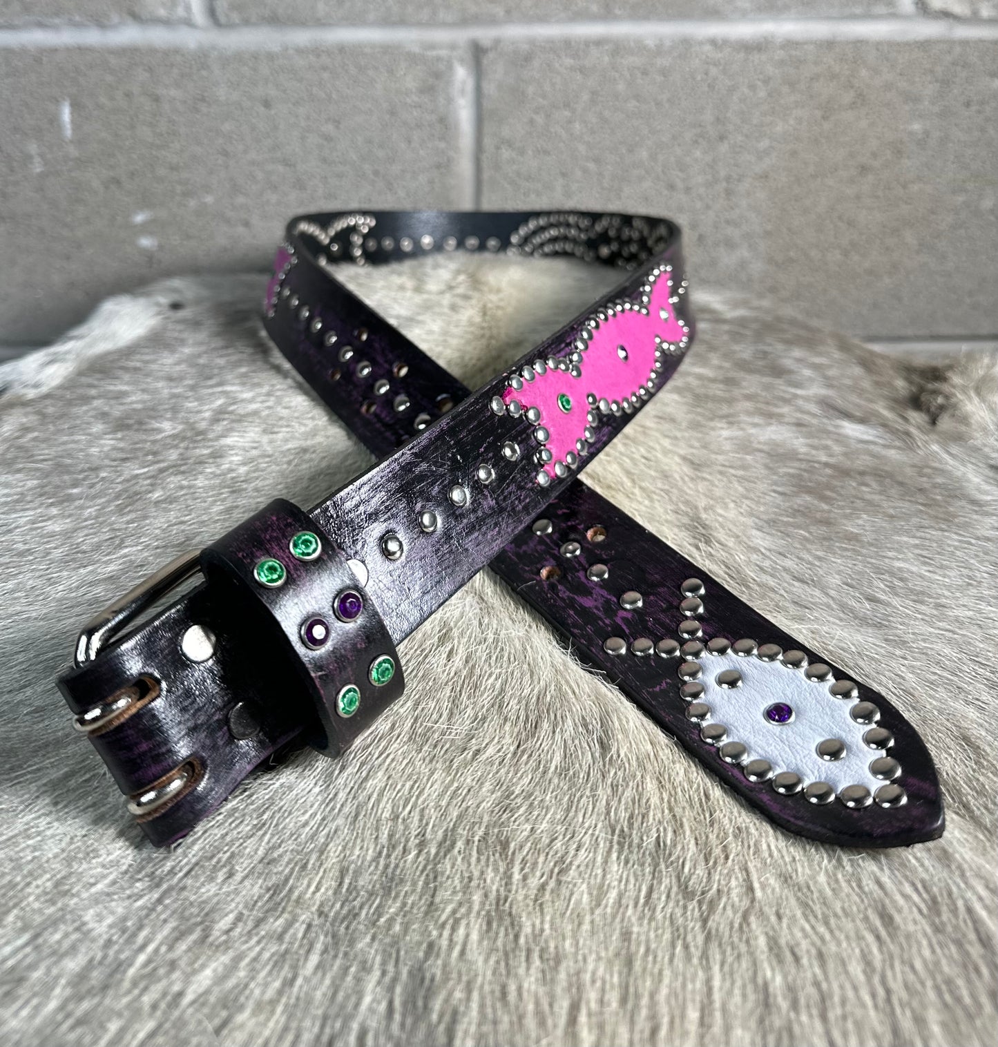 Black+Purple Distressed Origins Belt (white/pink)