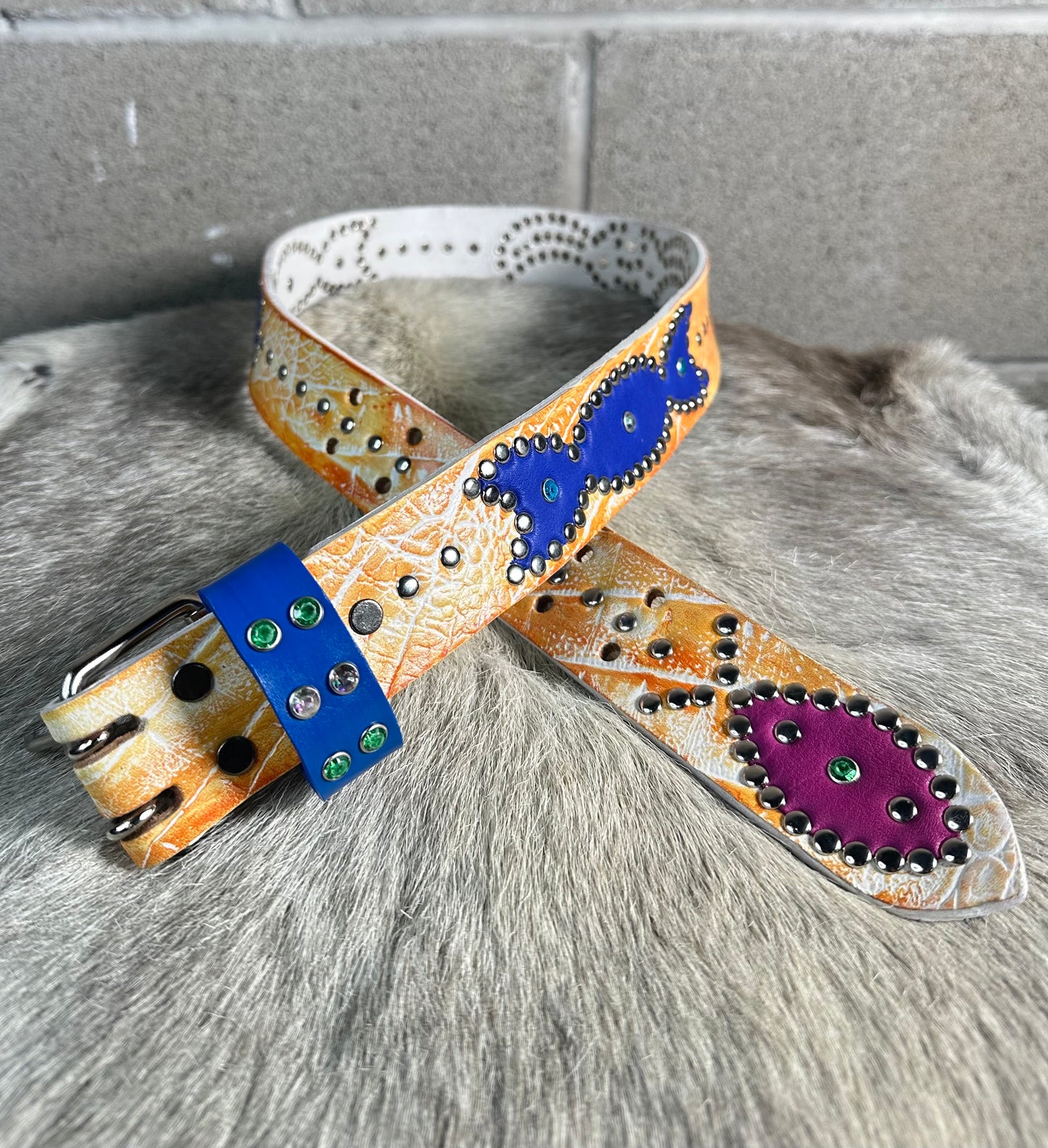 Croc Orange+White Embossed Origins Belt (purple/blue)