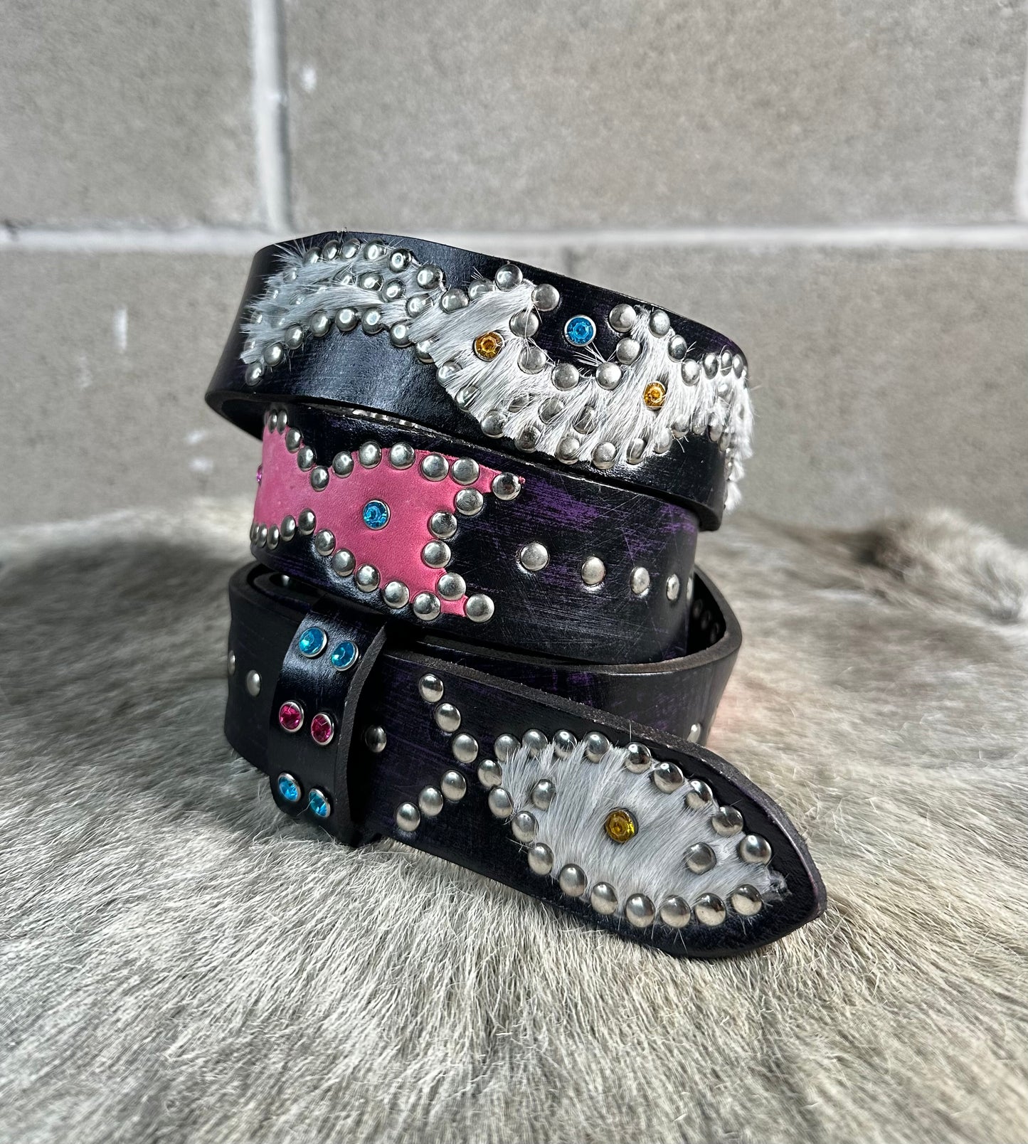 Black+Purple Distressed Origins Belt (cowhide/pink)